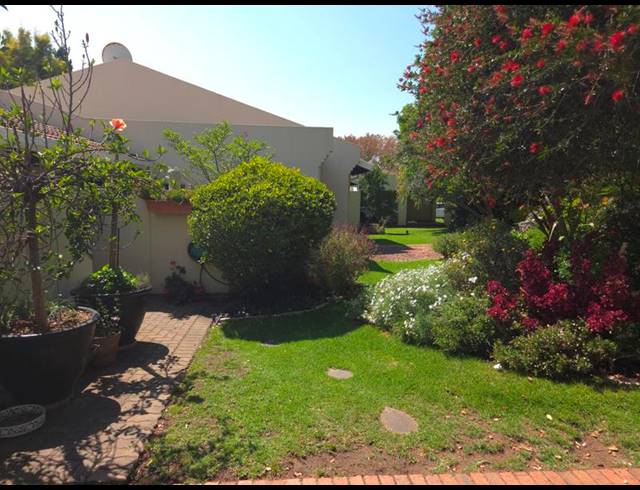 2 BEDROOM TOWNHOUSE FOR SALE IN MAGALIESSIG